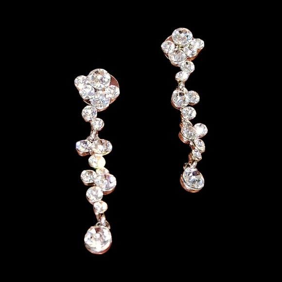 Elegant Silver Crystal Drop Earrings - Picture 3 of 11